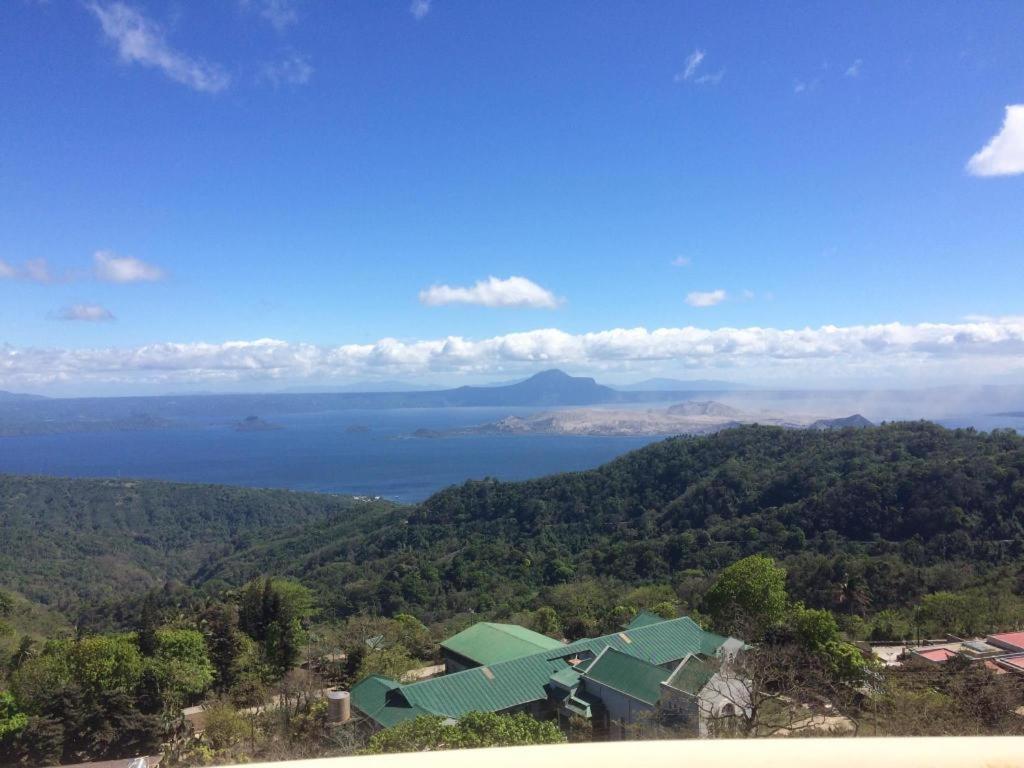 Cityland Tagaytay Taal Lake View City View Free Pool Parking Studios With Balcony Are City View Tagaytay City ภายนอก รูปภาพ
