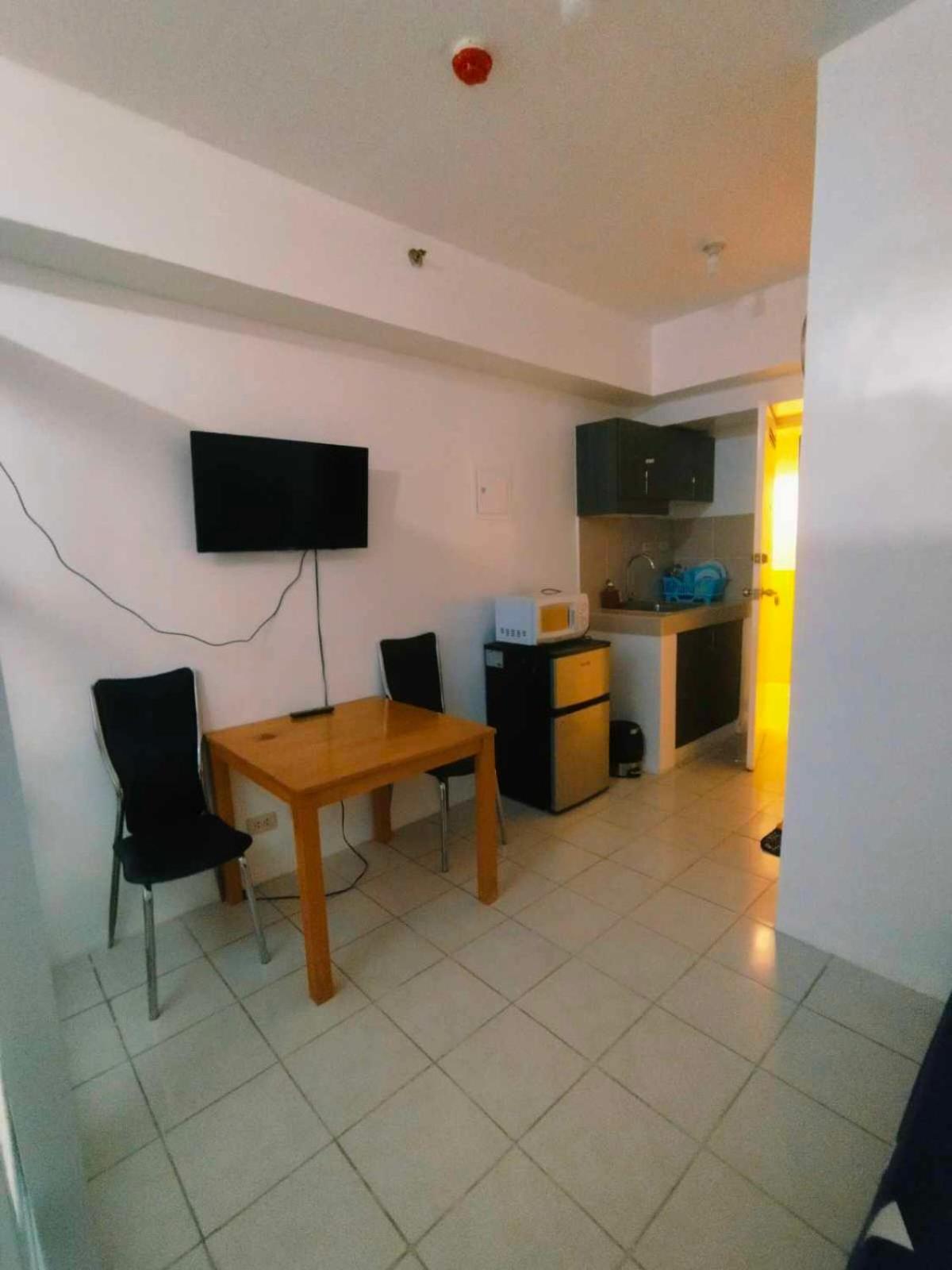 Cityland Tagaytay Taal Lake View City View Free Pool Parking Studios With Balcony Are City View Tagaytay City ภายนอก รูปภาพ