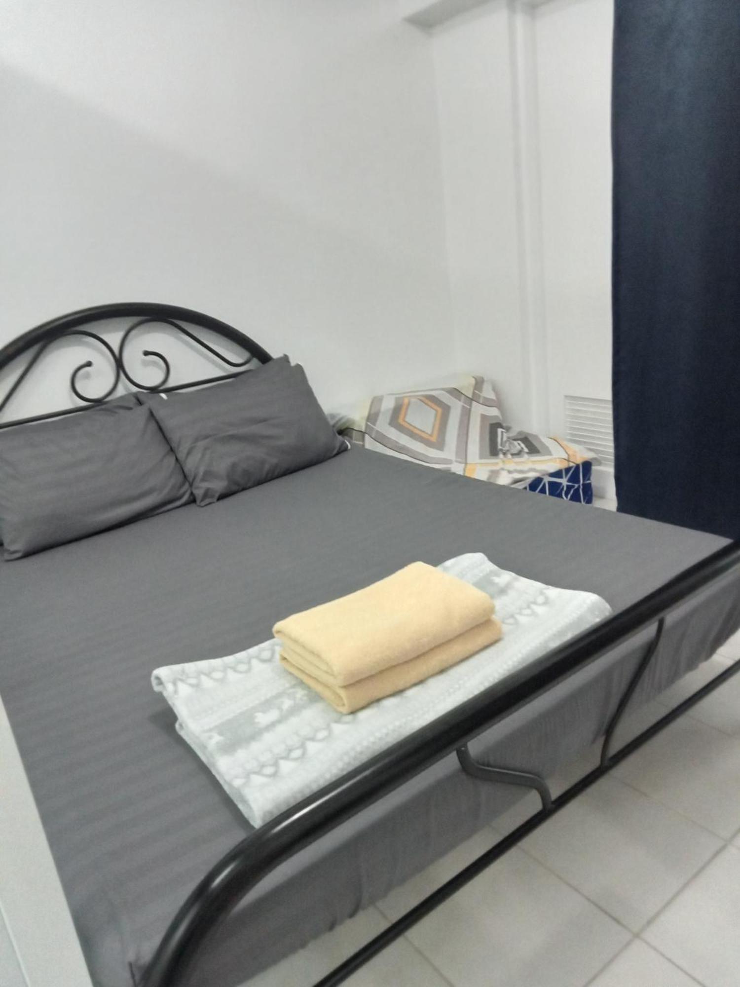 Cityland Tagaytay Taal Lake View City View Free Pool Parking Studios With Balcony Are City View Tagaytay City ห้อง รูปภาพ