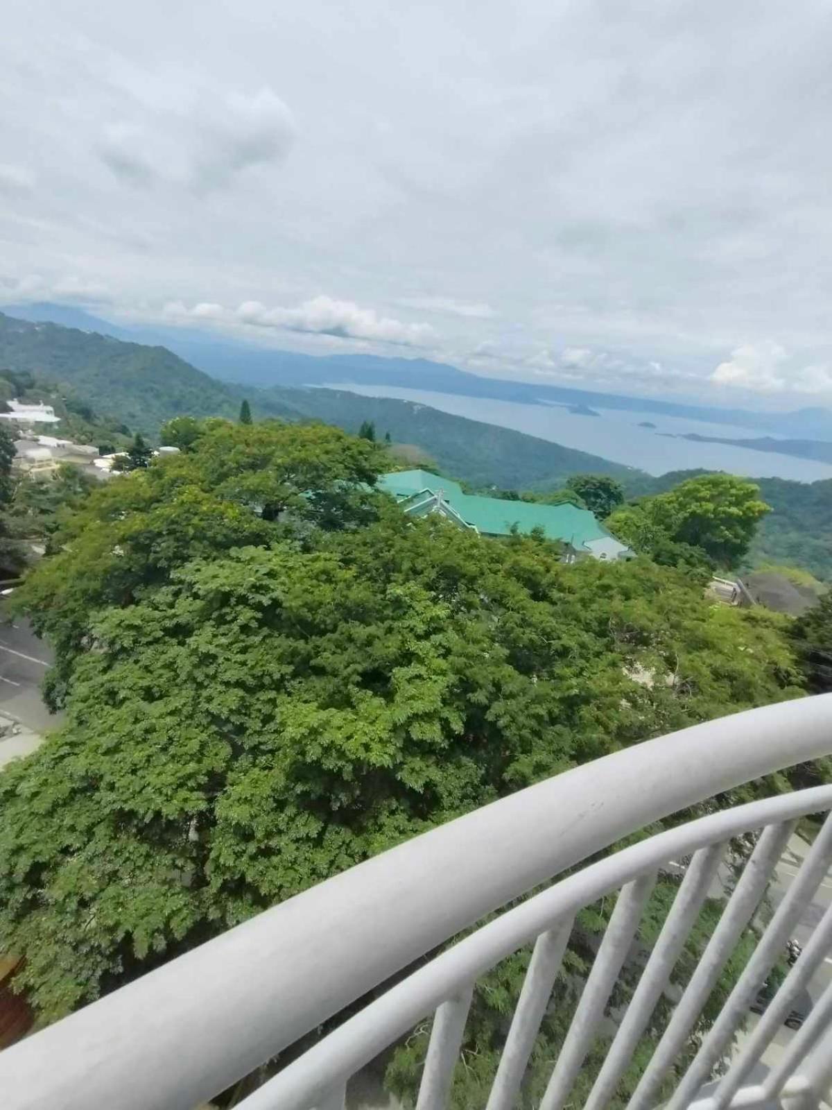 Cityland Tagaytay Taal Lake View City View Free Pool Parking Studios With Balcony Are City View Tagaytay City ภายนอก รูปภาพ