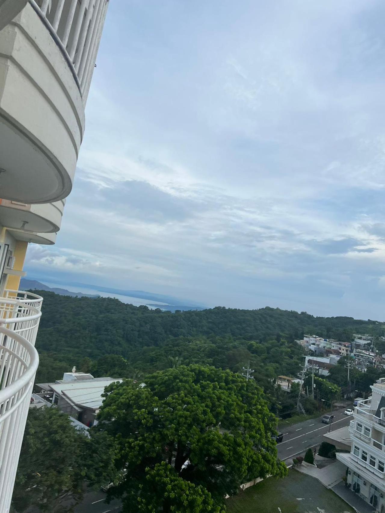 Cityland Tagaytay Taal Lake View City View Free Pool Parking Studios With Balcony Are City View Tagaytay City ภายนอก รูปภาพ
